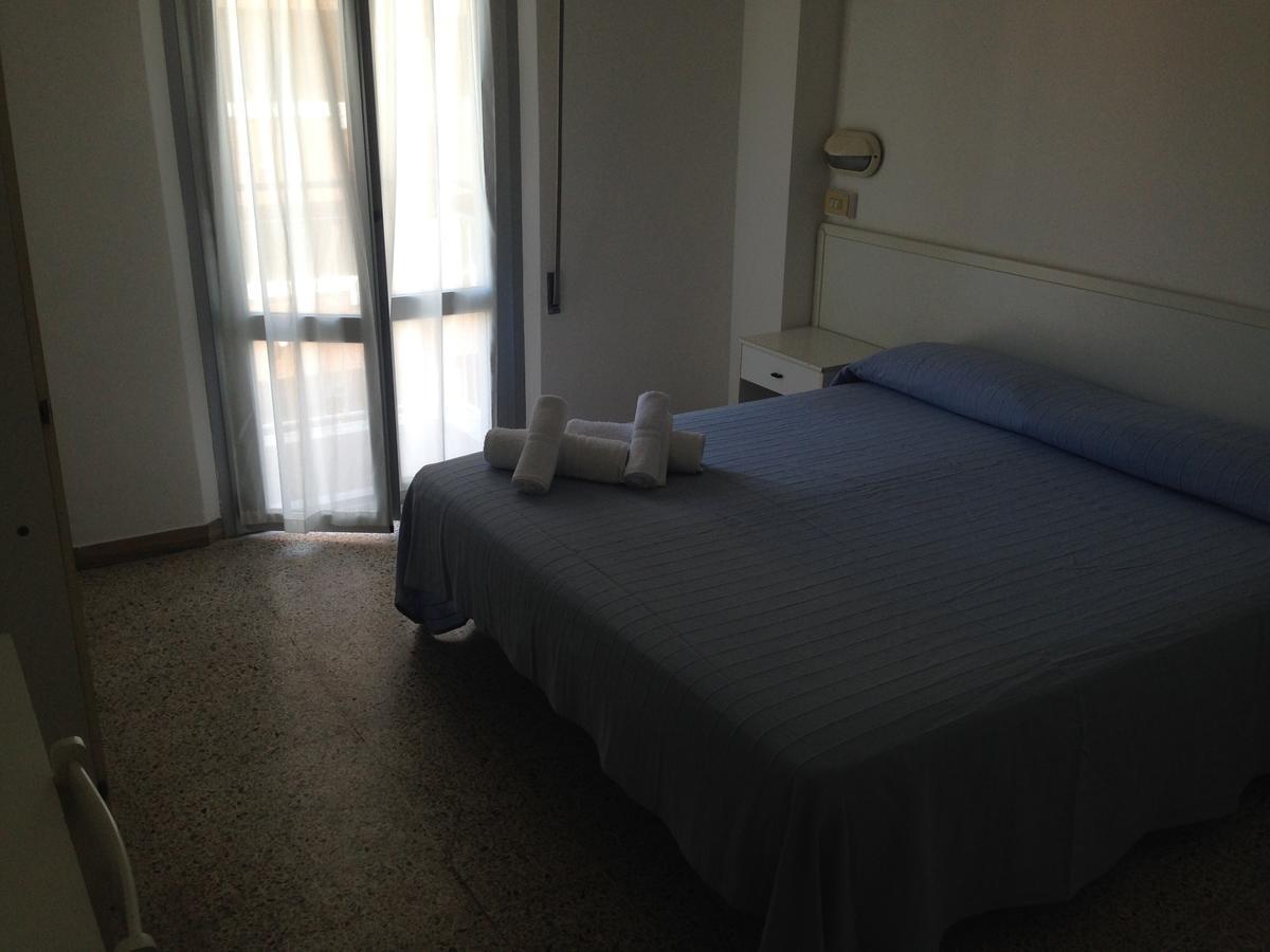 Hotel Cecchini Marebello Bagian luar foto